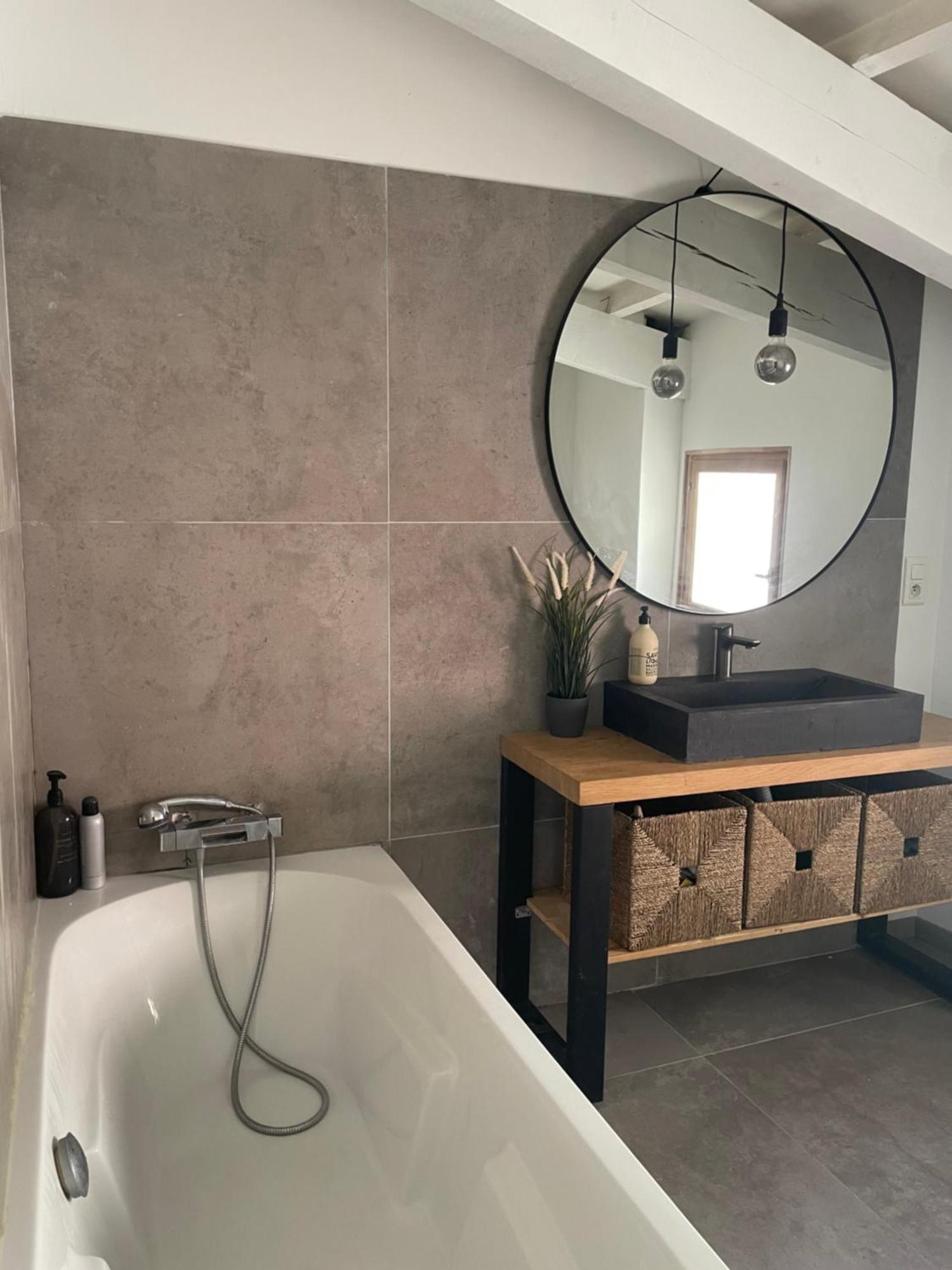 Maison De Village Avec Jacuzzi Et Garage เบดวง ภายนอก รูปภาพ